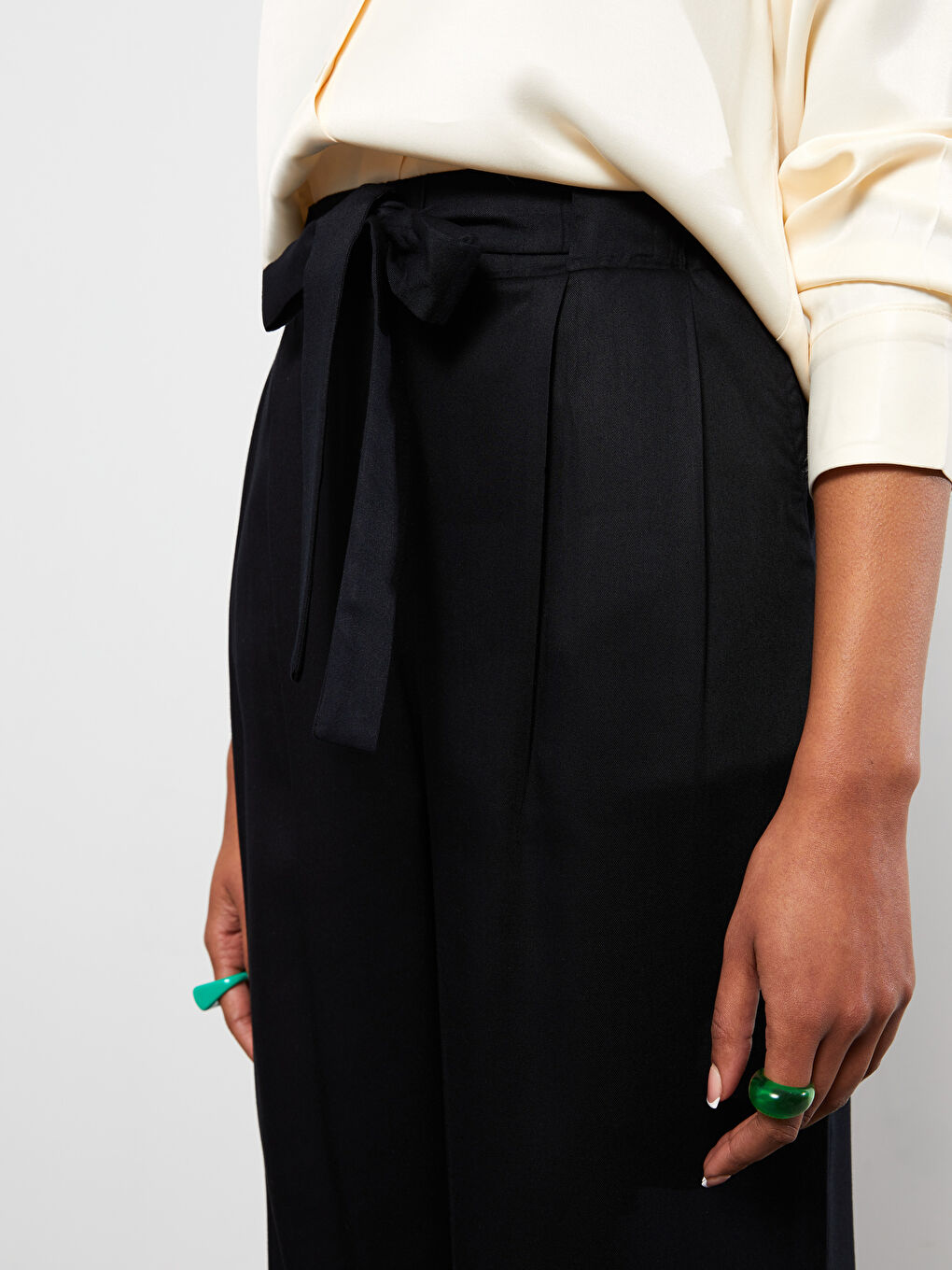 Pantalon Femme en Viscose avec Taille Élastique et Détail Noué-2