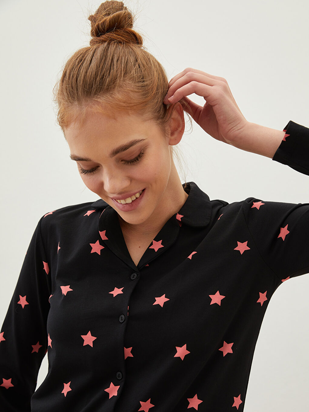 طقم بيجاما قطن كم طويل مطبوع برقبة قميص للسيدات-2