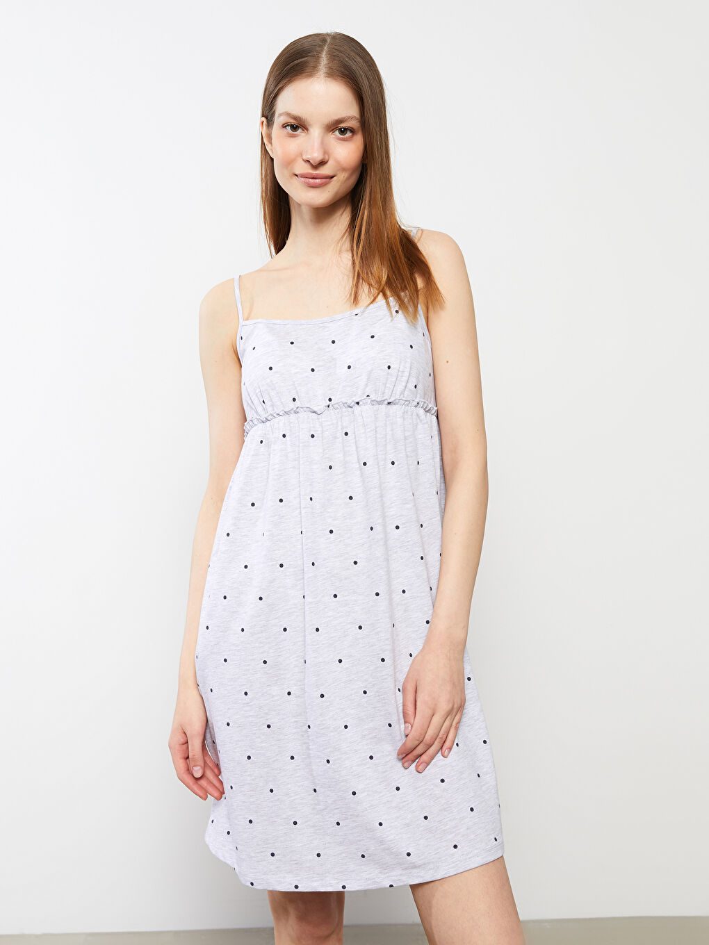 قميص نوم مطبوع بياقة على شكل حرف U بِحَمّالات للسيدات-1