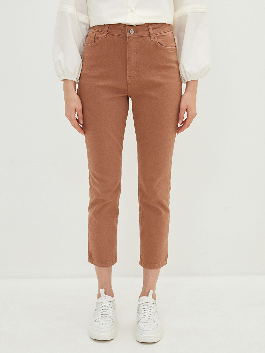 Kahverengi Slim Fit Düz Cep Detaylı Gabardin Kumaş Kadın Pantolon-3