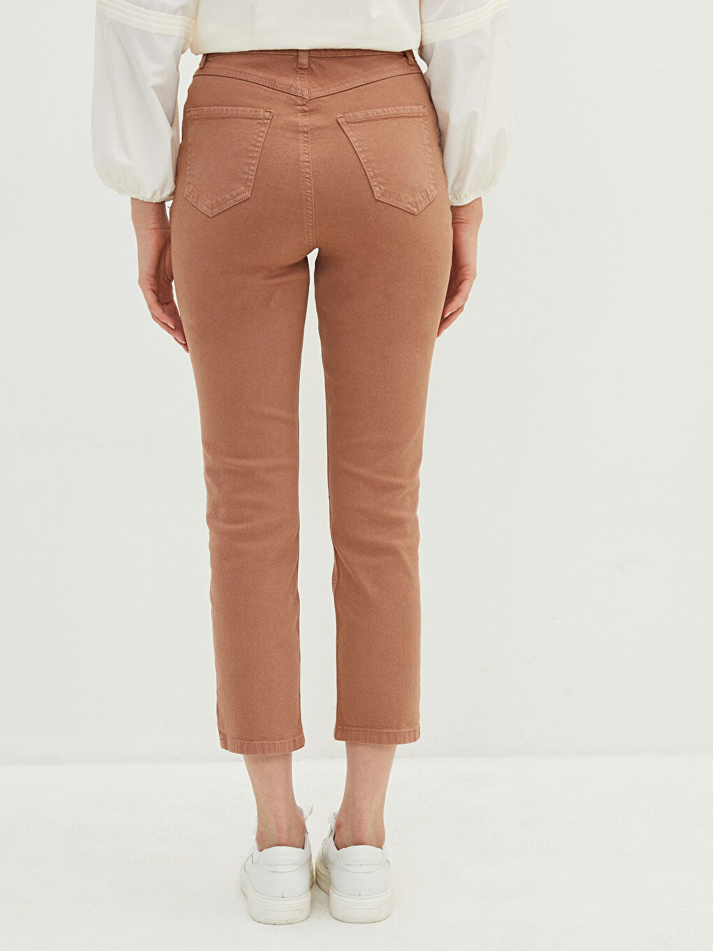 Kahverengi Slim Fit Düz Cep Detaylı Gabardin Kumaş Kadın Pantolon-4