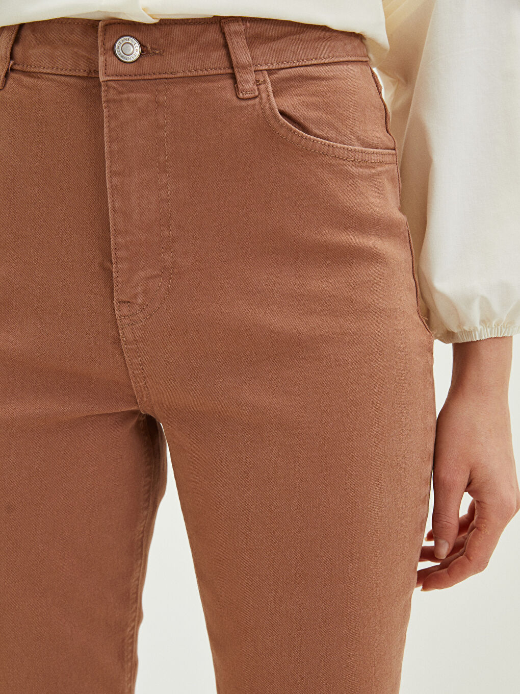 Kahverengi Slim Fit Düz Cep Detaylı Gabardin Kumaş Kadın Pantolon-5