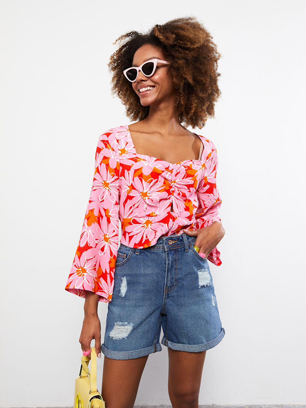 شورت جينز روديو بوسط عالي بقصة عادية وجيوب مستقيمة للسيدات-2