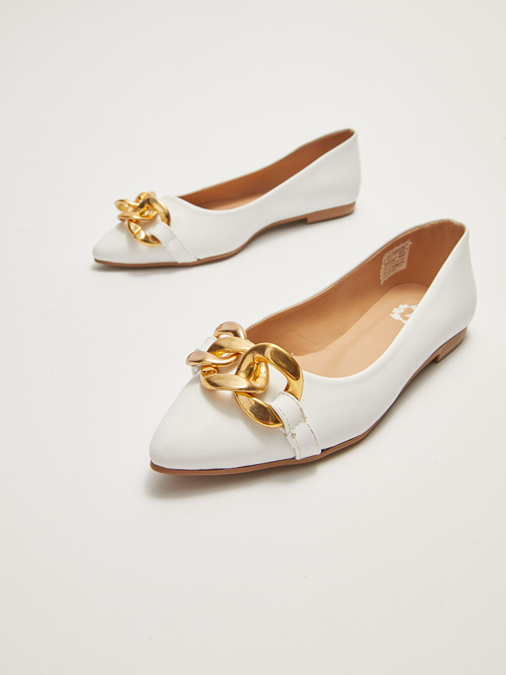 Beyaz Deri Görünümlü Kadın Babet-2