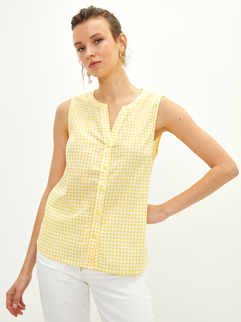 Women's Crew Neck Plaid Sleeveless Poplin Blouse-1