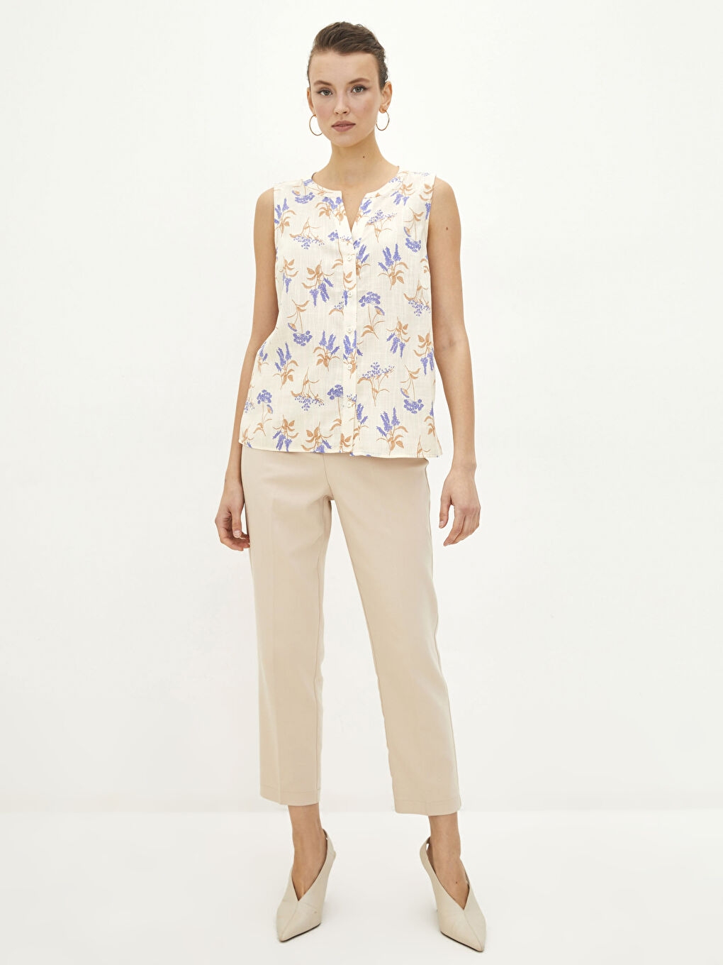 Henley Neckline Floral Sleeveless Poplin Women's Blouse-1