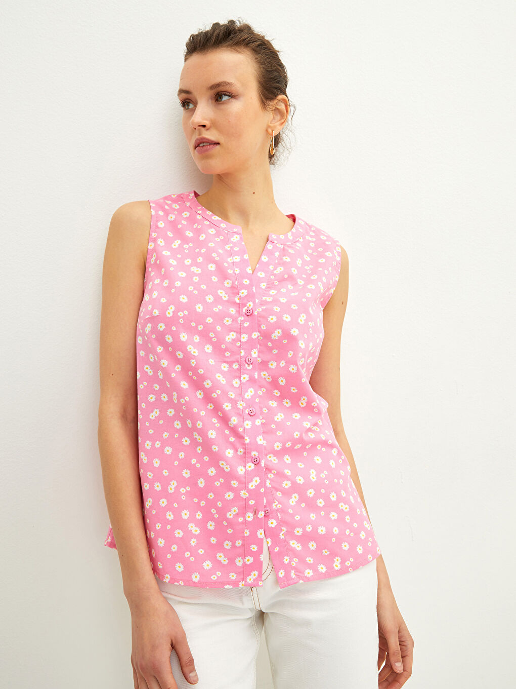 Henley Neckline Floral Sleeveless Poplin Women's Blouse