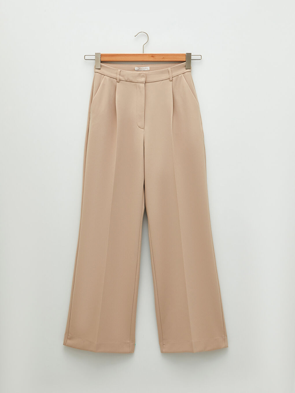 Bej Rahat Kalıp Düz Cep Detaylı Geniş Paça Kadın Pantolon-11