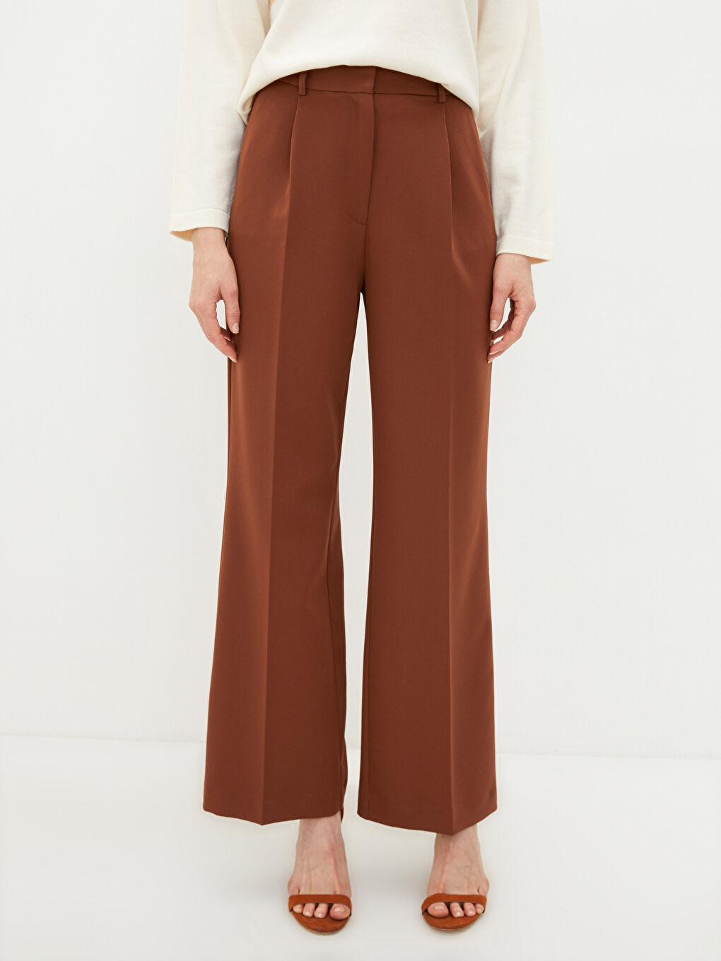 Comfortable Fit Straight Pocket Detailed Wide Leg Women's Trousers-5