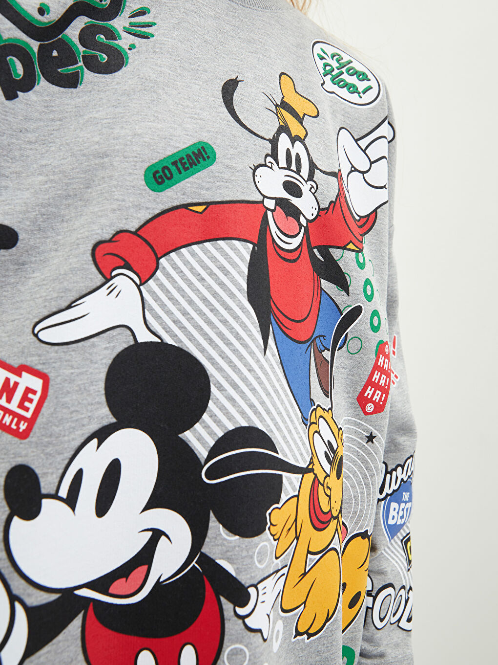 Gri Bisiklet Yaka Mickey Mouse Baskılı Uzun Kollu Kadın Sweatshirt-2