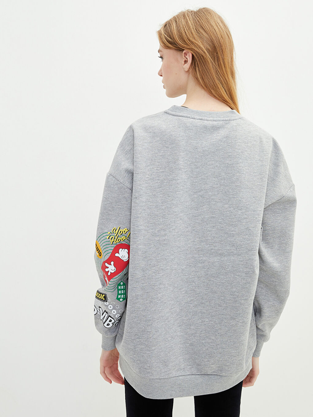 Gri Bisiklet Yaka Mickey Mouse Baskılı Uzun Kollu Kadın Sweatshirt-4