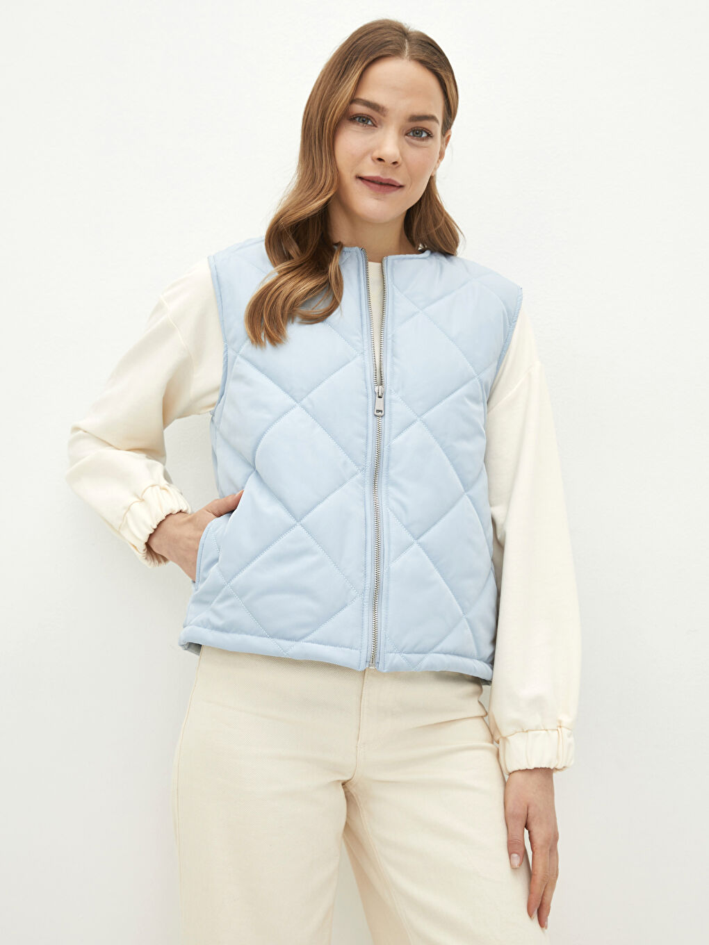 فيست منتفخ منقوش بياقة دائرية للسيدات