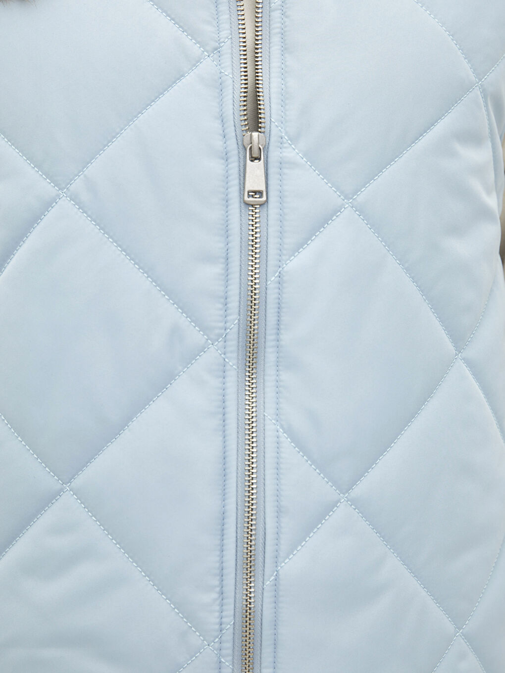 فيست منتفخ منقوش بياقة دائرية للسيدات-3