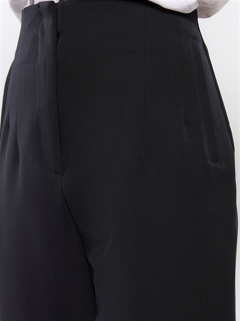 Siyah Standart Fit Düz Cep Detaylı Kadın Pantolon-4