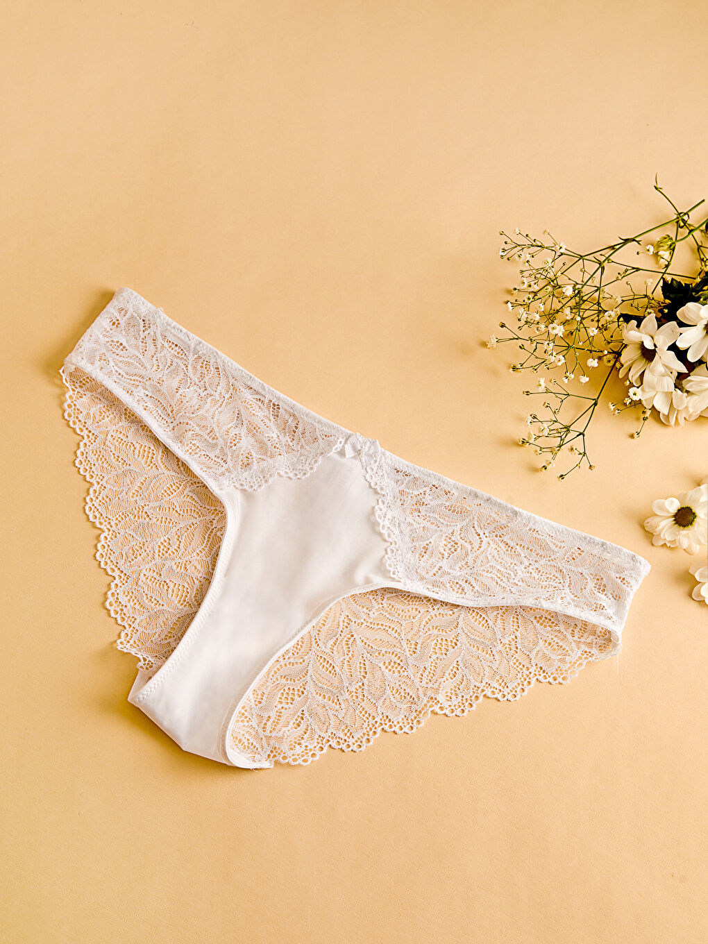 Beyaz Dantelli Bride Fantezi Bikini Külot