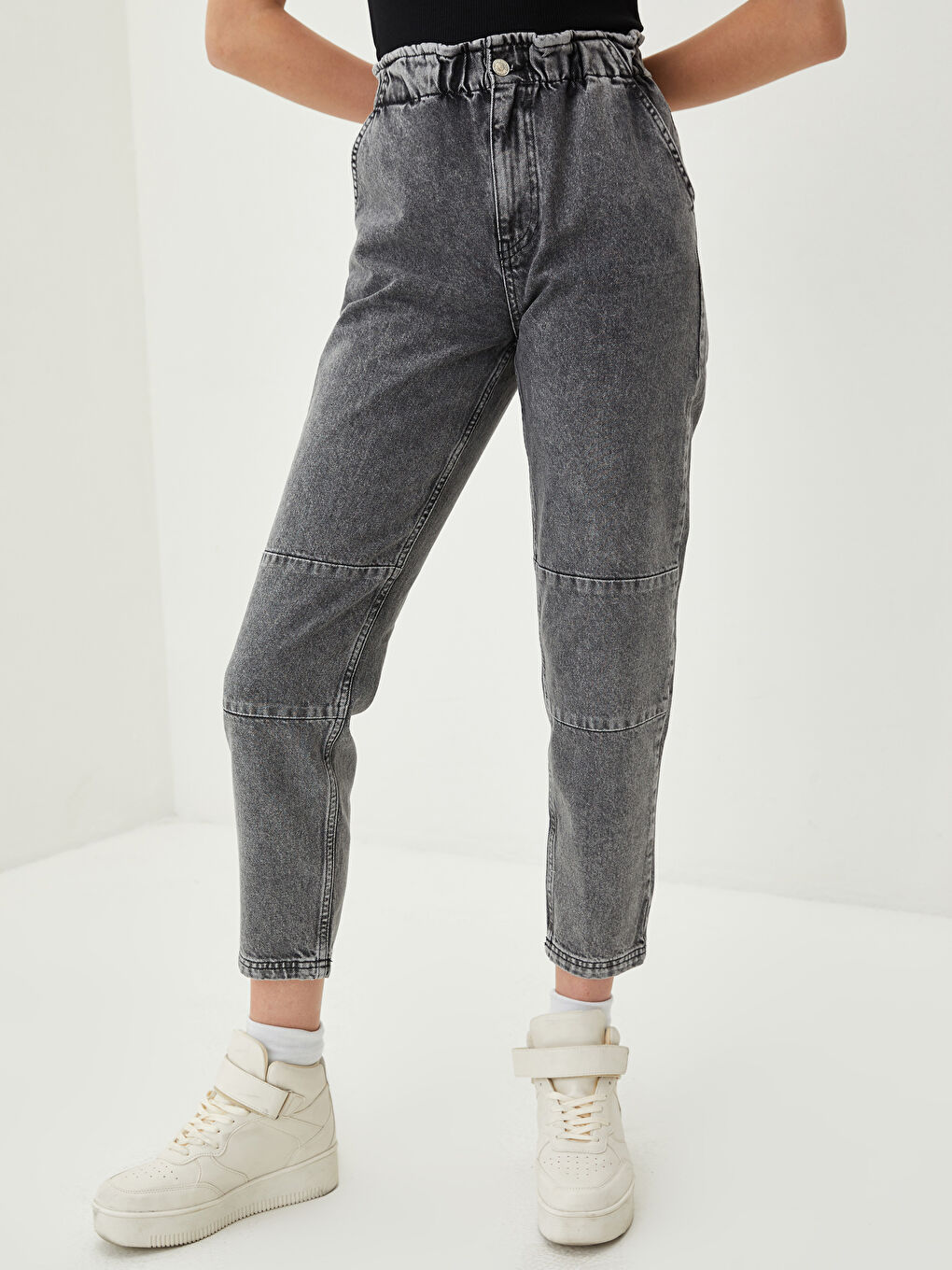 Gri Beli Lastikli Paperbag Düz Cep Detaylı Kadın Rodeo Jean Pantolon-2