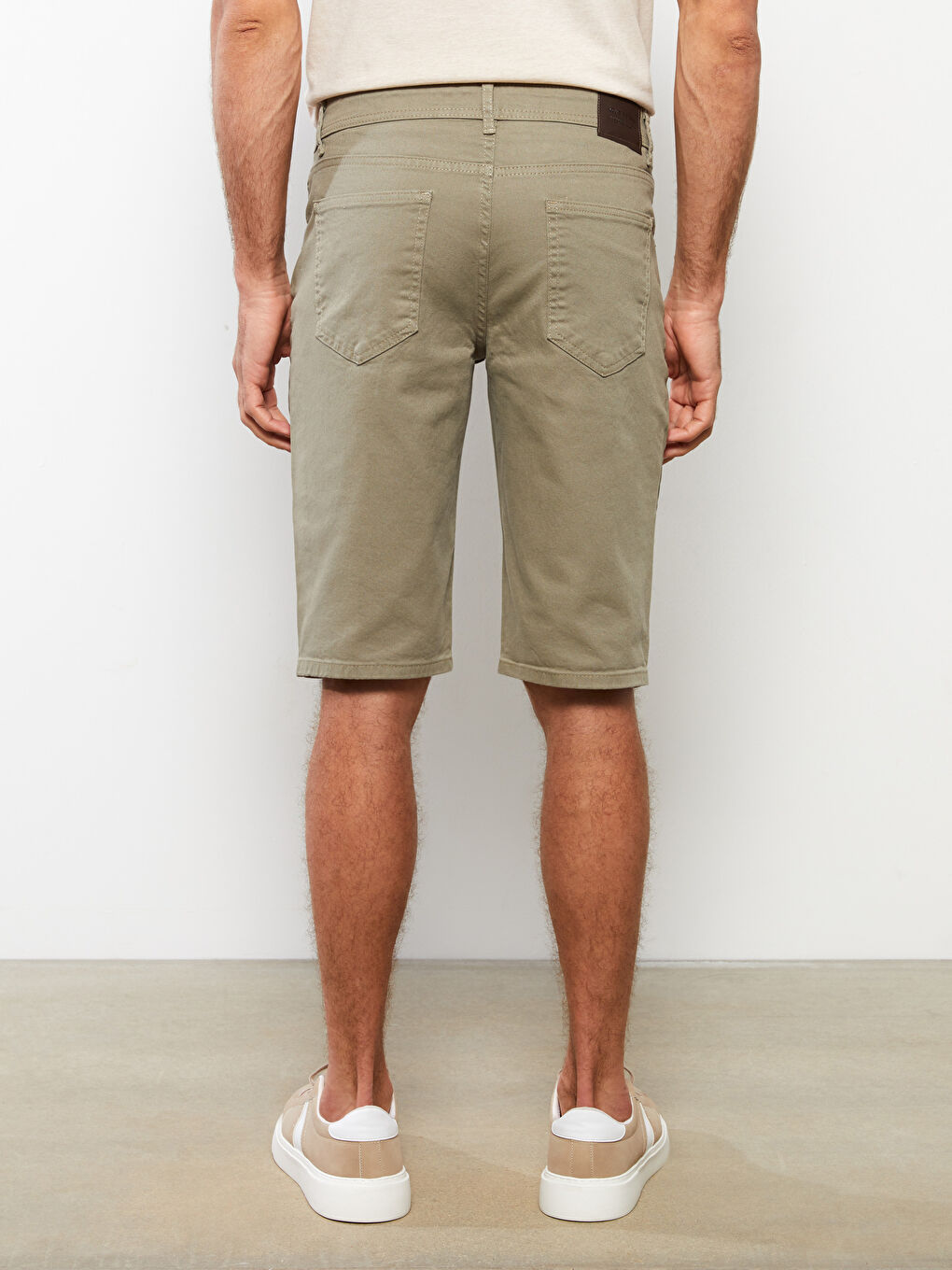 Haki Standart Kalıp Bermuda Erkek Şort-4