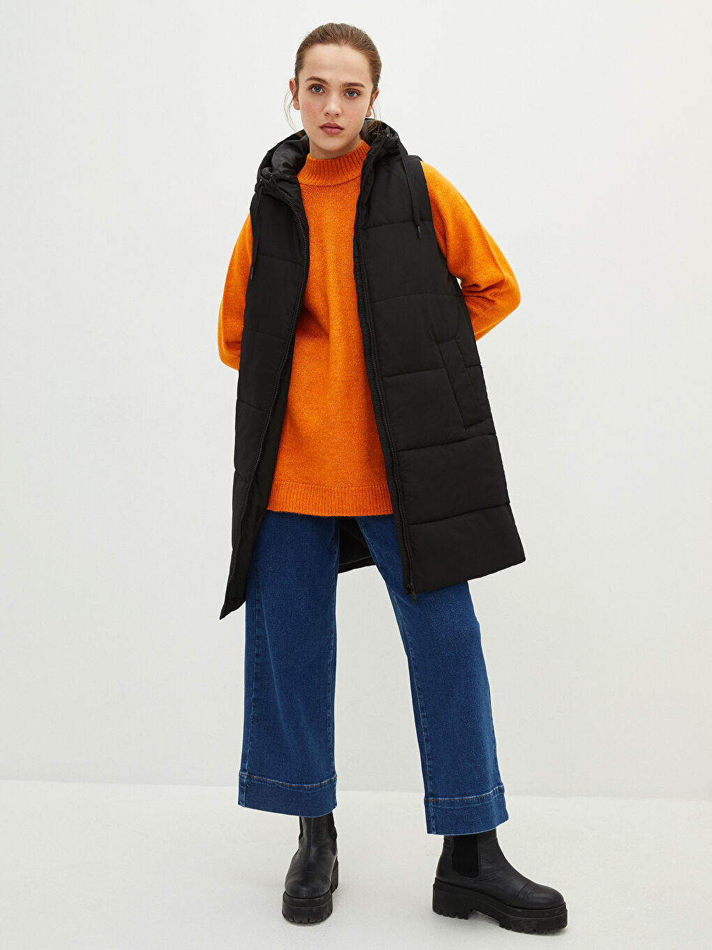 Hooded Plain Pocket Detailed Women's Inflatable Vest-3