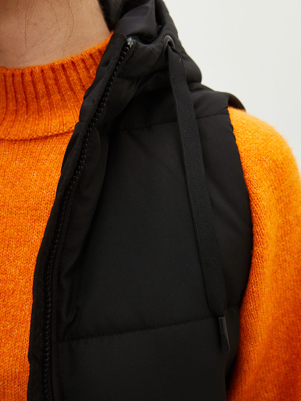 Hooded Plain Pocket Detailed Women's Inflatable Vest-4