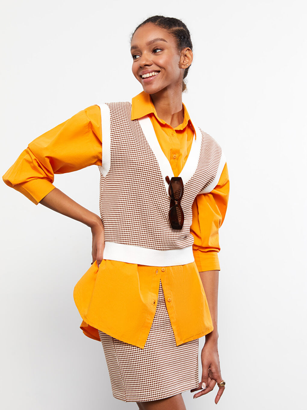 Kahverengi V Yaka Desenli Kadın Süveter-1