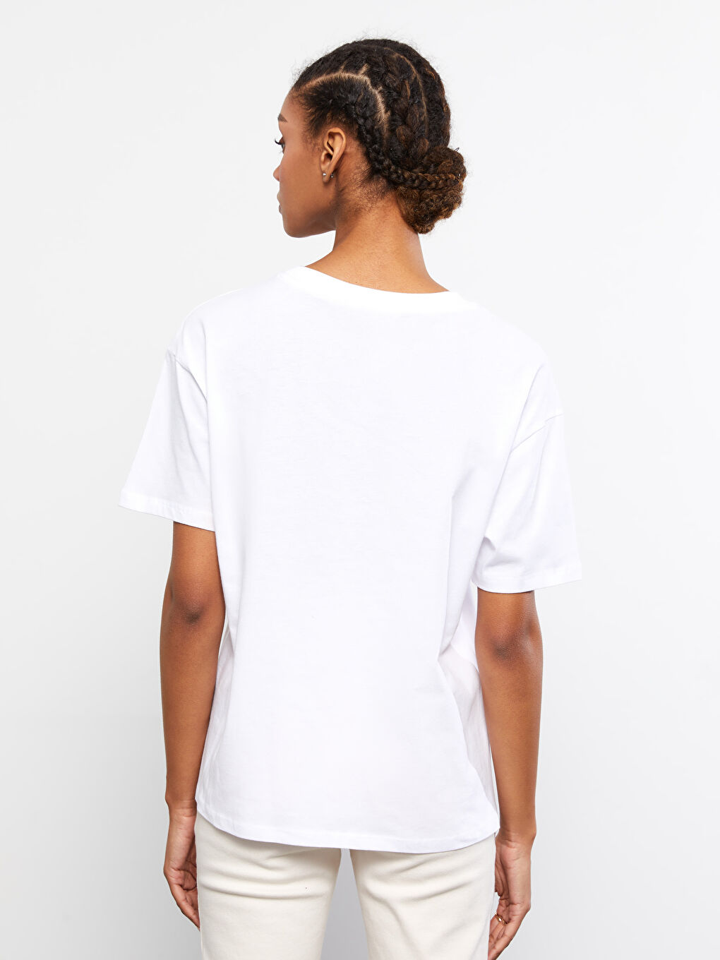 Beyaz Bisiklet Yaka Yazı Baskılı Kısa Kollu Pamuklu Kadın Tişört-8