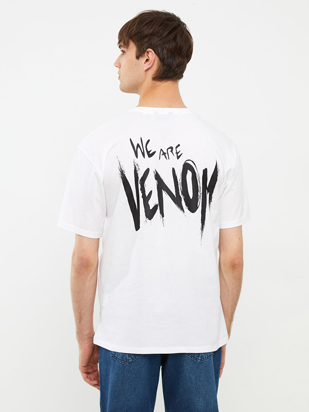 Beyaz Bisiklet Yaka Kısa Kollu Venom Baskılı Penye Erkek Tişört-4