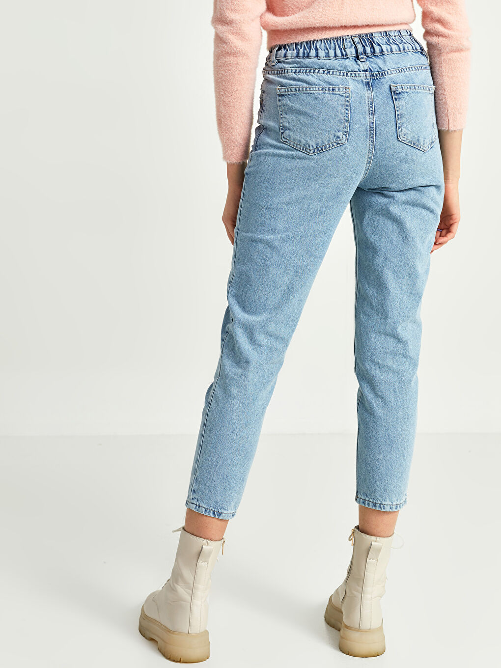 Standard Fit Regular Pocket Detailed Women's Denim Trousers-5