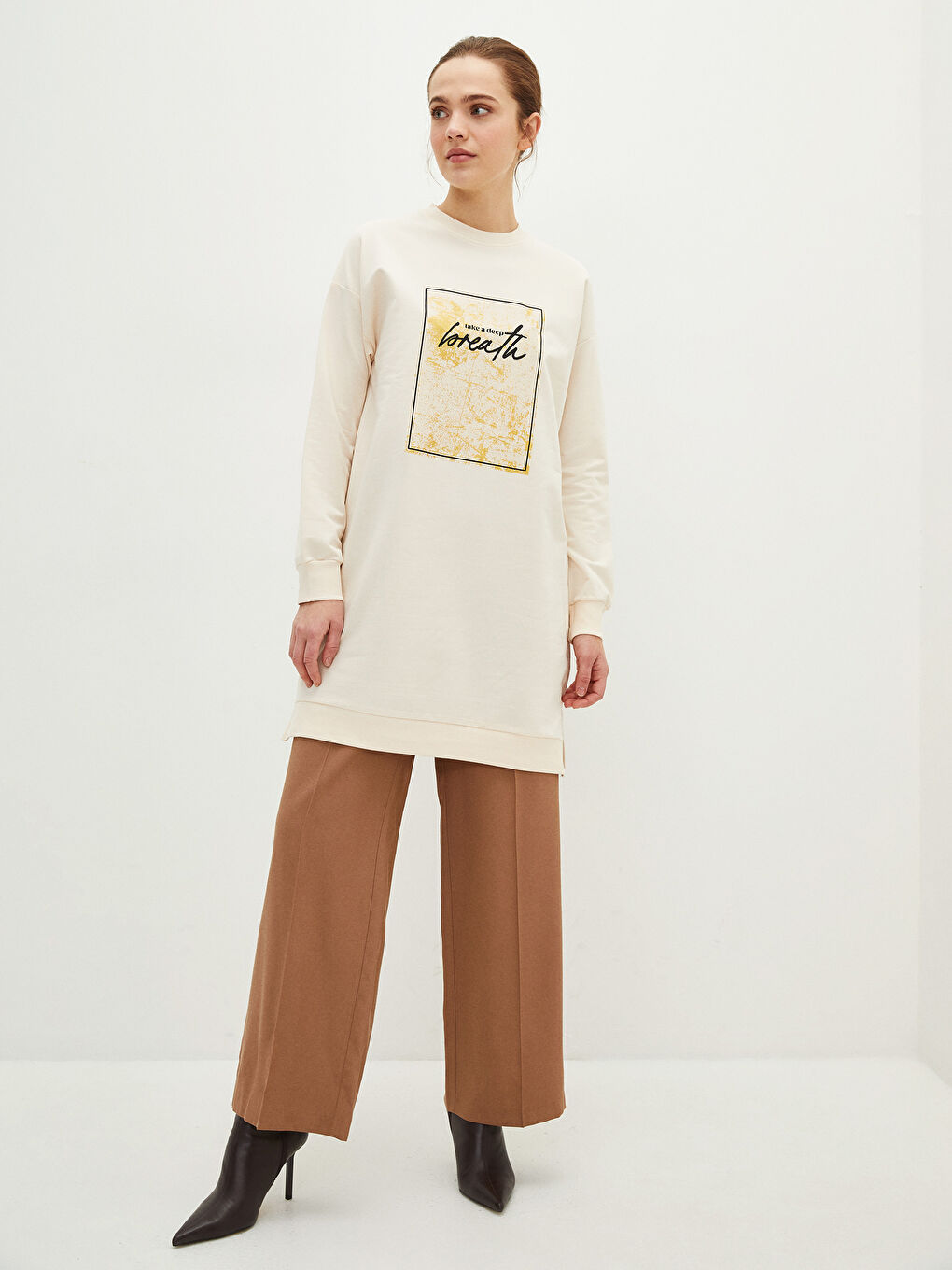 Ekru Bisiklet Yaka Baskılı Uzun Kollu Oversize Kadın Sweatshirt Tunik-3