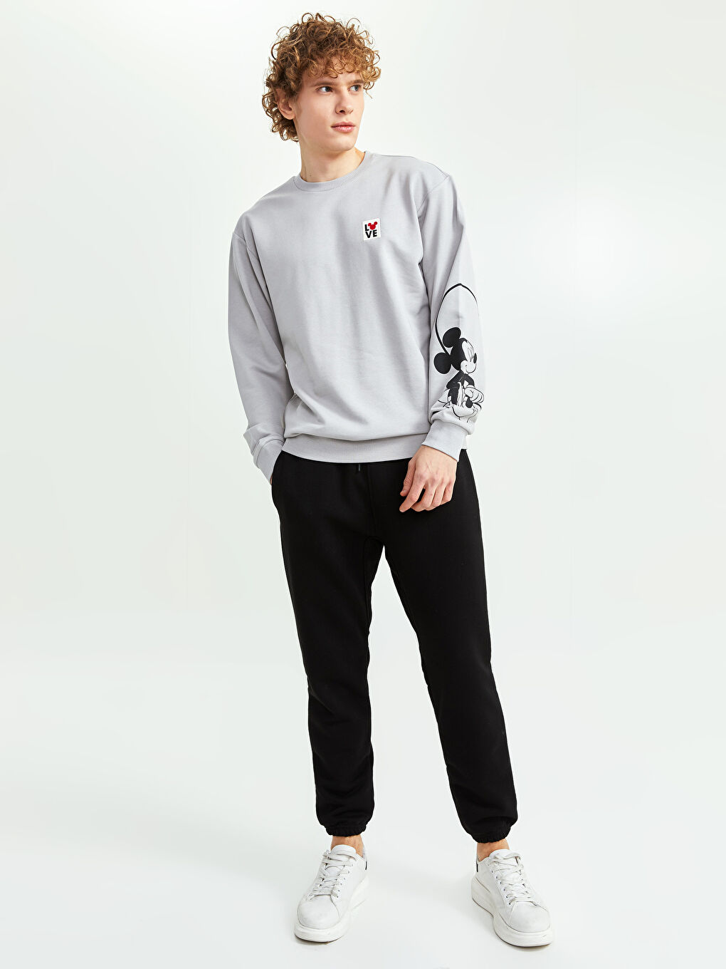 Gri Bisiklet Yaka Uzun Kollu Mickey Mouse Baskılı Erkek Sweatshirt-2