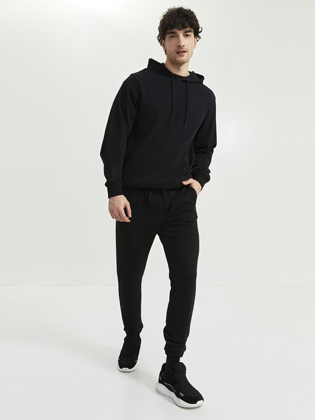 بنطلون رياضي بقصة عادية - للرجال-1