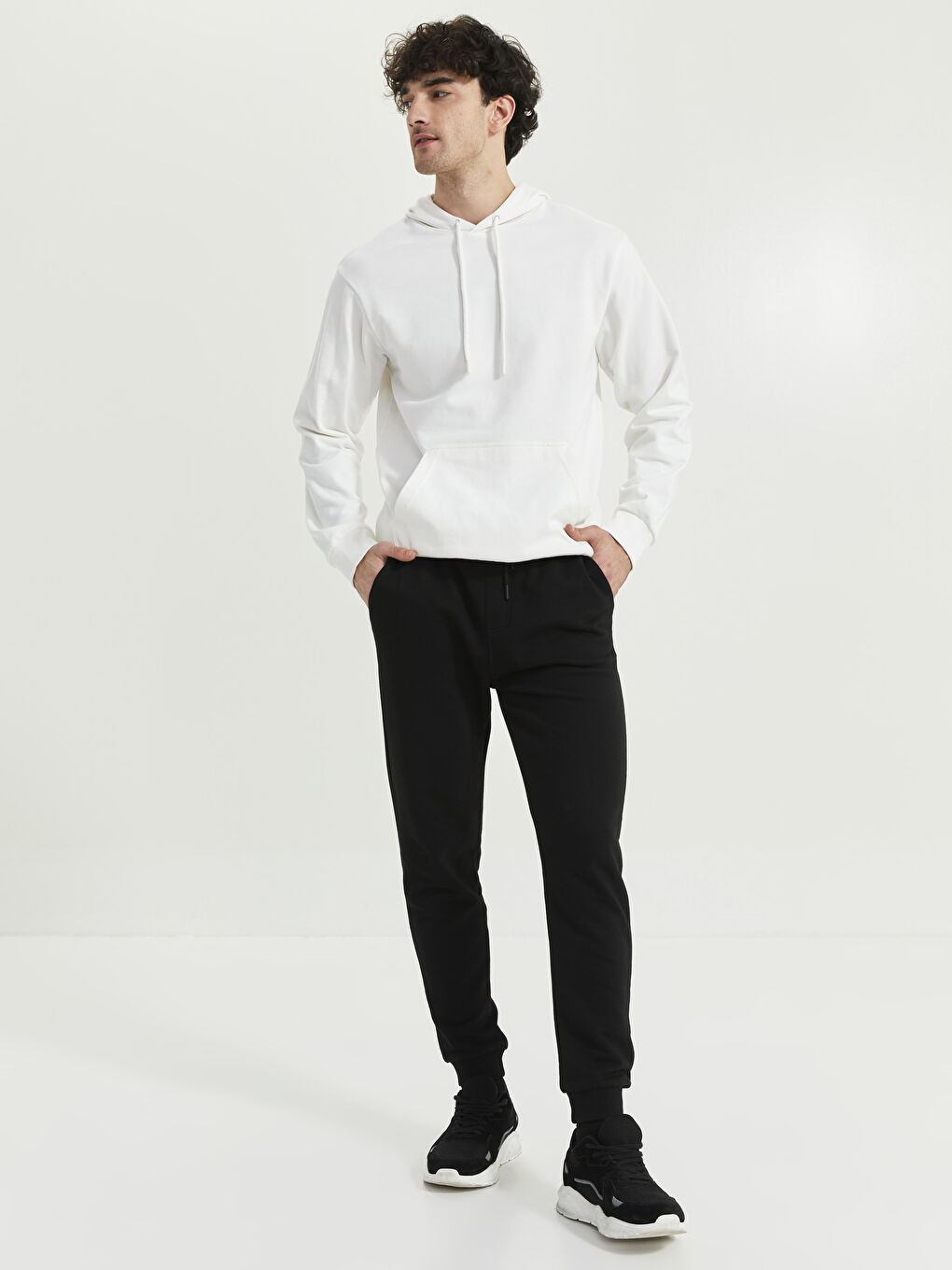 بنطلون رياضي بقصة عادية - للرجال-2