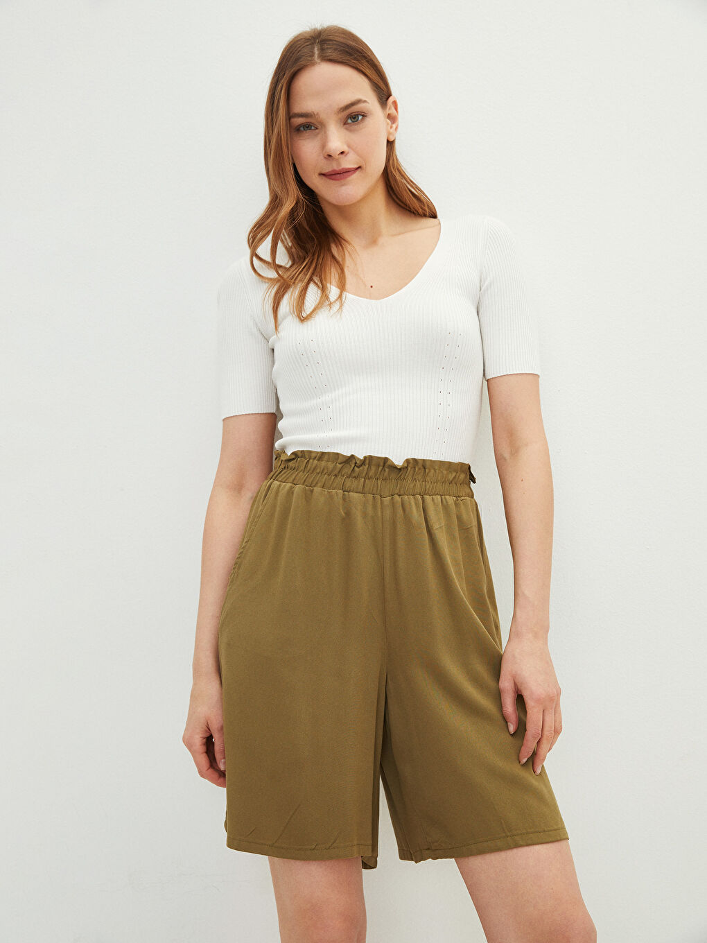 Shorts Bermuda Droits en Viscose à Taille Élastique pour Femmes-2