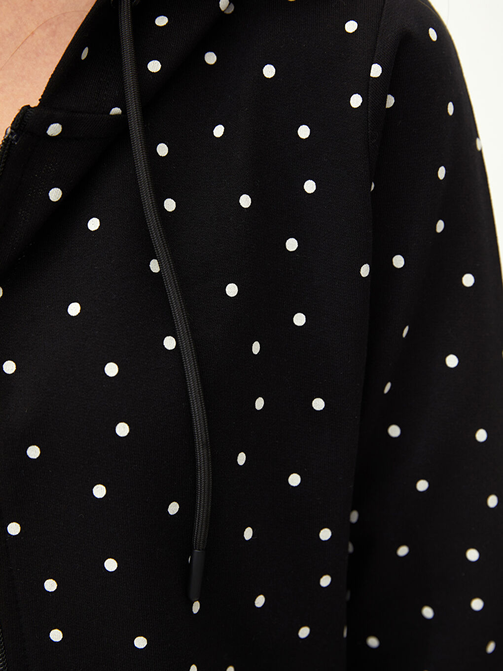 Siyah Kapüşonlu Puantiyeli Uzun Kollu Pamuklu Kadın Spor Hırka-3