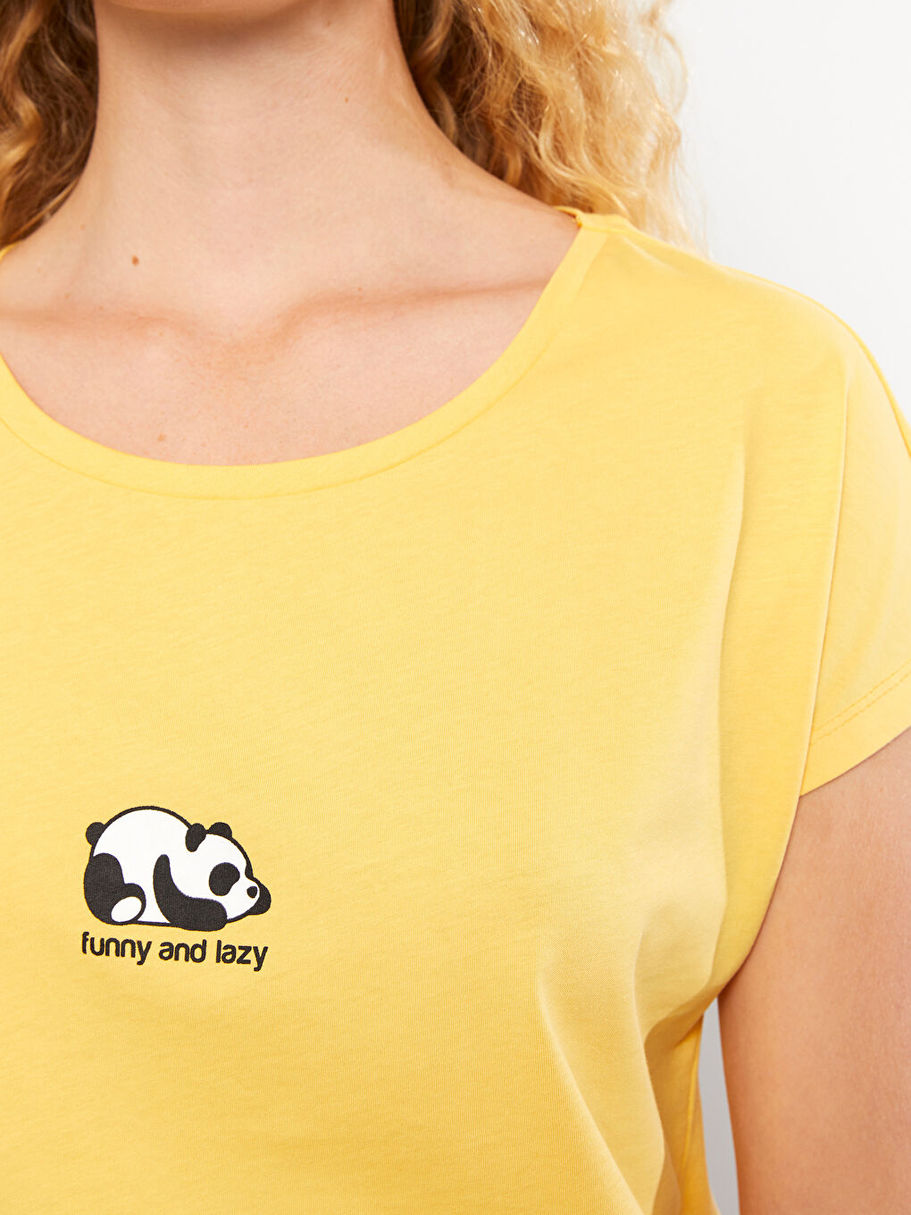 Sarı Bisiklet Yaka Baskılı Kısa Kollu Pamuklu Kadın Pijama Üst-3