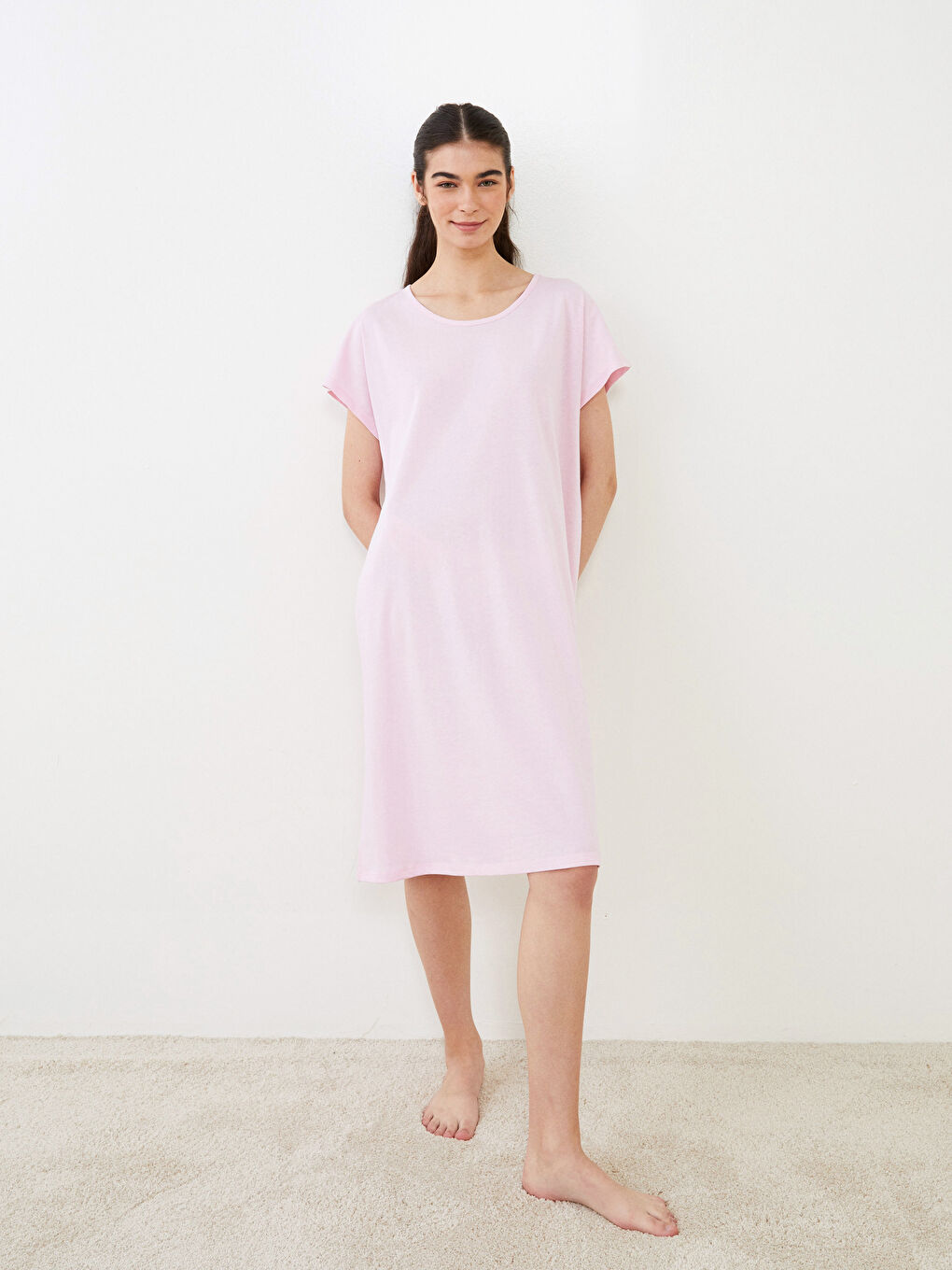 قميص نوم قطن ياقة دائرية كم قصير مستقيم للسيدات