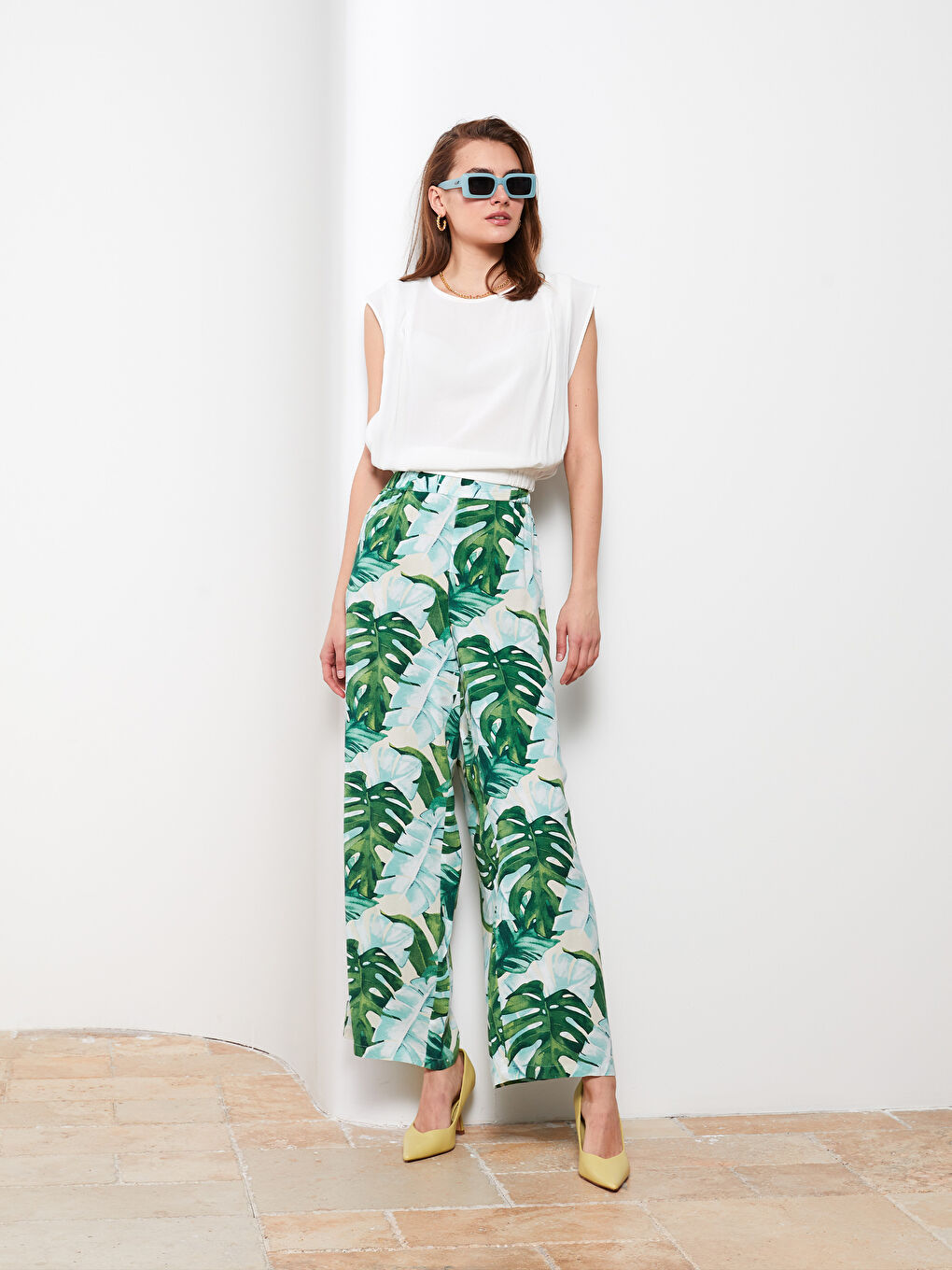 Elastic Waist Floral Viscose Women's Trousers-1