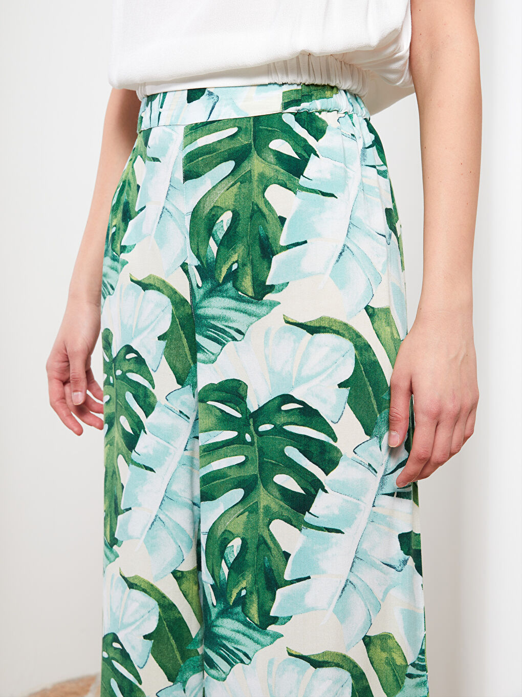 Elastic Waist Floral Viscose Women's Trousers-2