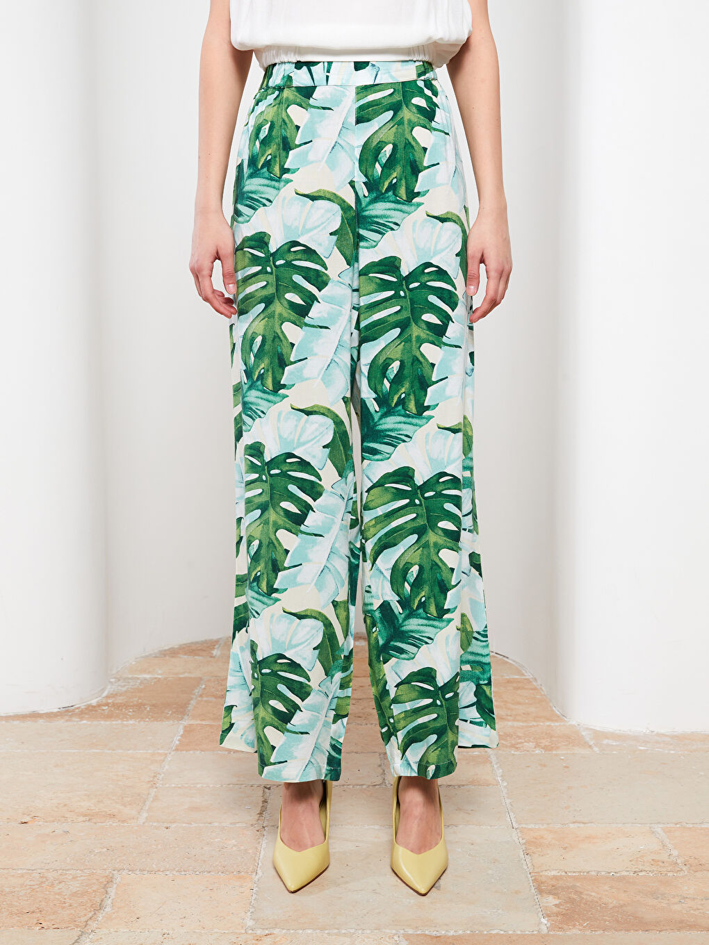 Elastic Waist Floral Viscose Women's Trousers-3