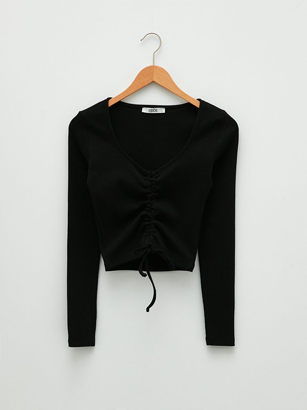 Siyah V Yaka Büzgü Detaylı Uzun Kollu Kadın Crop-5