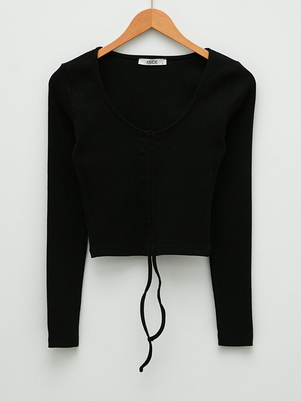 Siyah V Yaka Büzgü Detaylı Uzun Kollu Kadın Crop-7