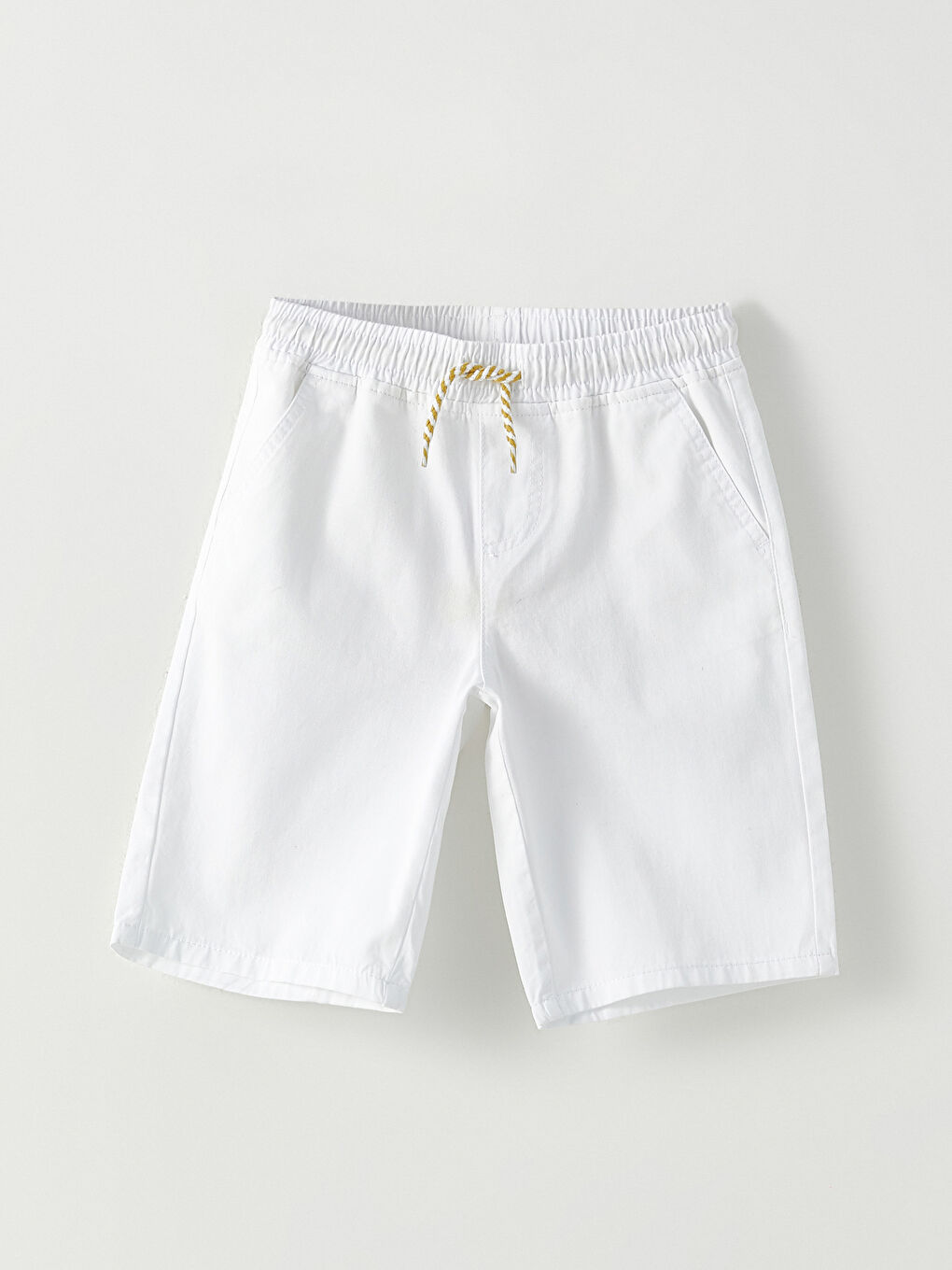 Beyaz Beli Lastikli Basic Gabardin Erkek Çocuk Şort-1