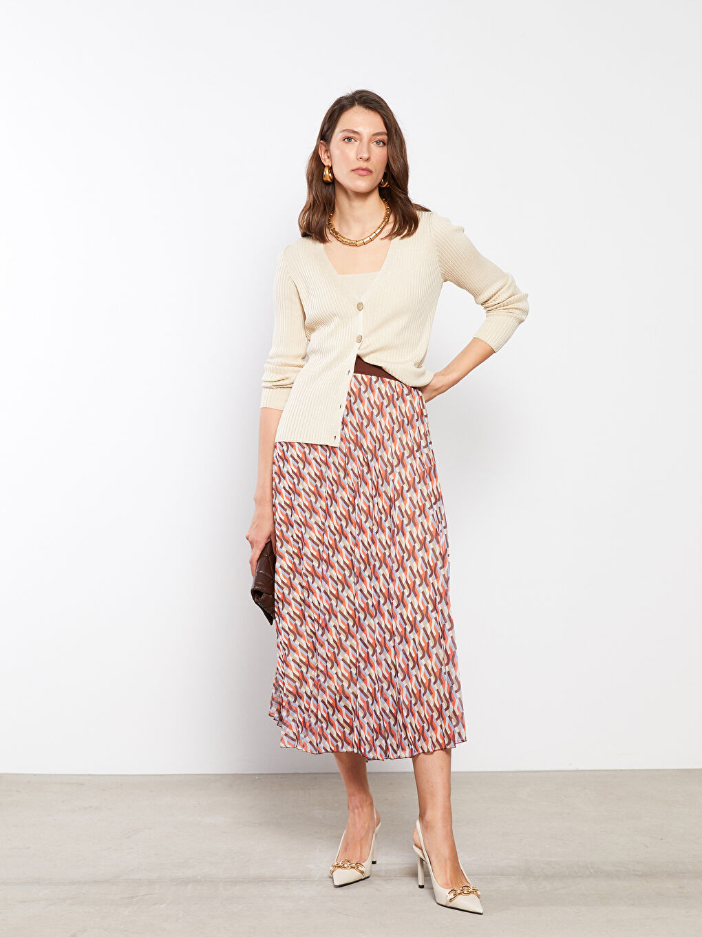 كارديجان تريكو نسائي بفتحة رقبة على شكل حرف V-1