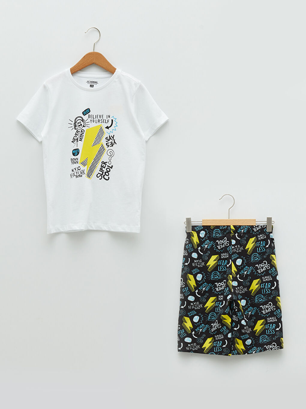 Beyaz Bisiklet Yaka Baskılı Kısa Kollu Erkek Çocuk Şortlu Pijama Takımı