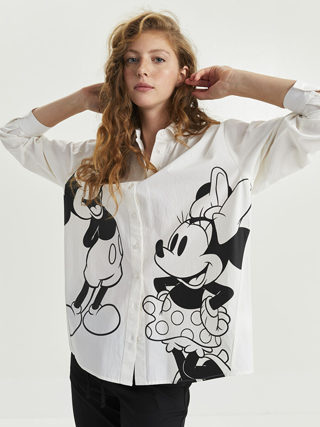 Cămașă pentru Femei din Poplin cu Închidere Frontală cu Nasturi, Imprimată cu Mickey Mouse, Mânecă Lungă-1