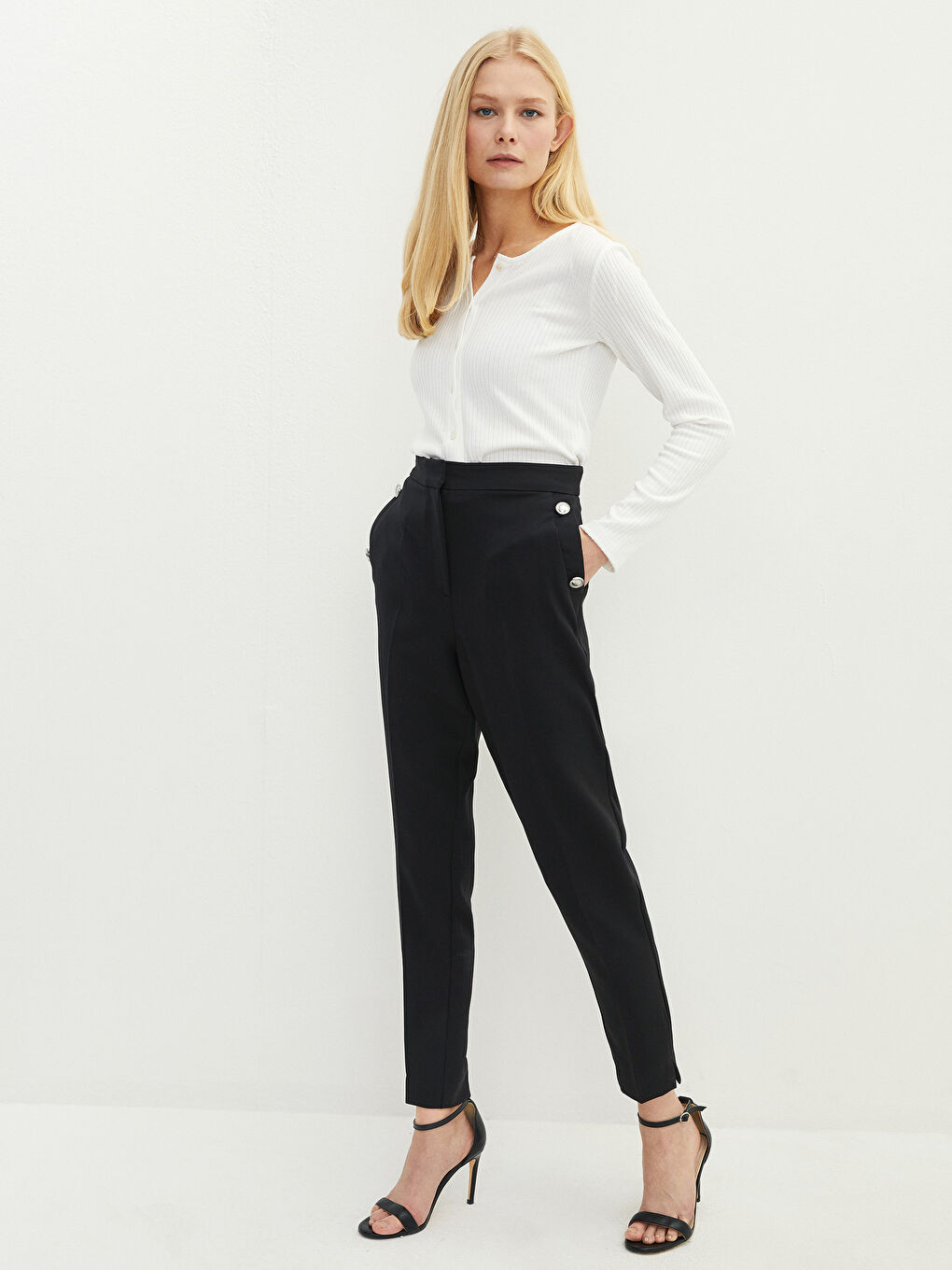 Standard Fit Pocket Detailed Women's Trousers-1