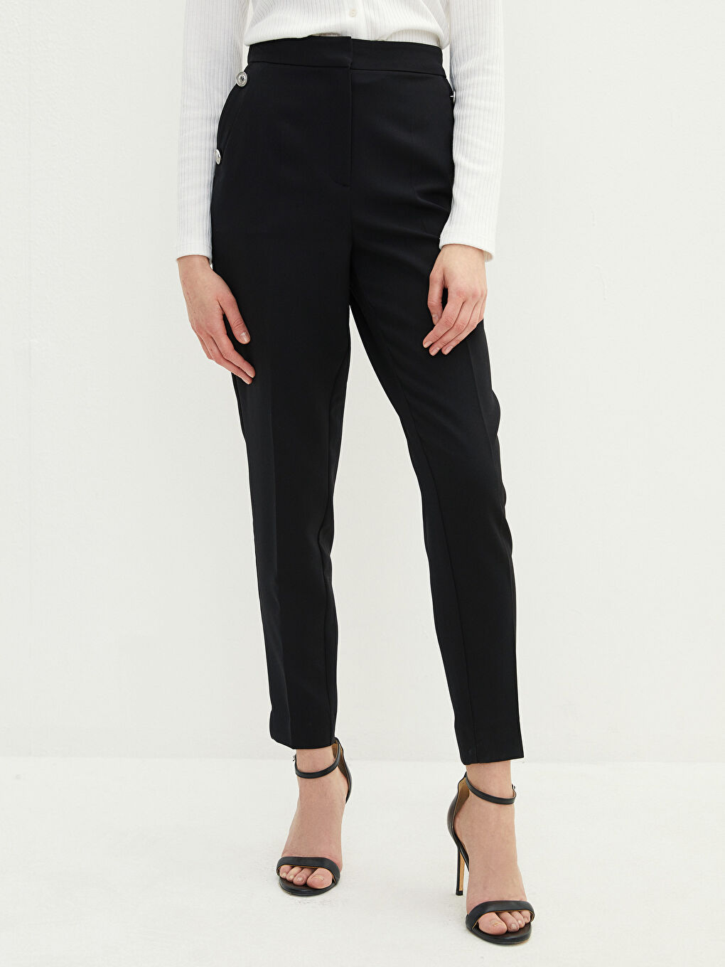 Standard Fit Pocket Detailed Women's Trousers-3