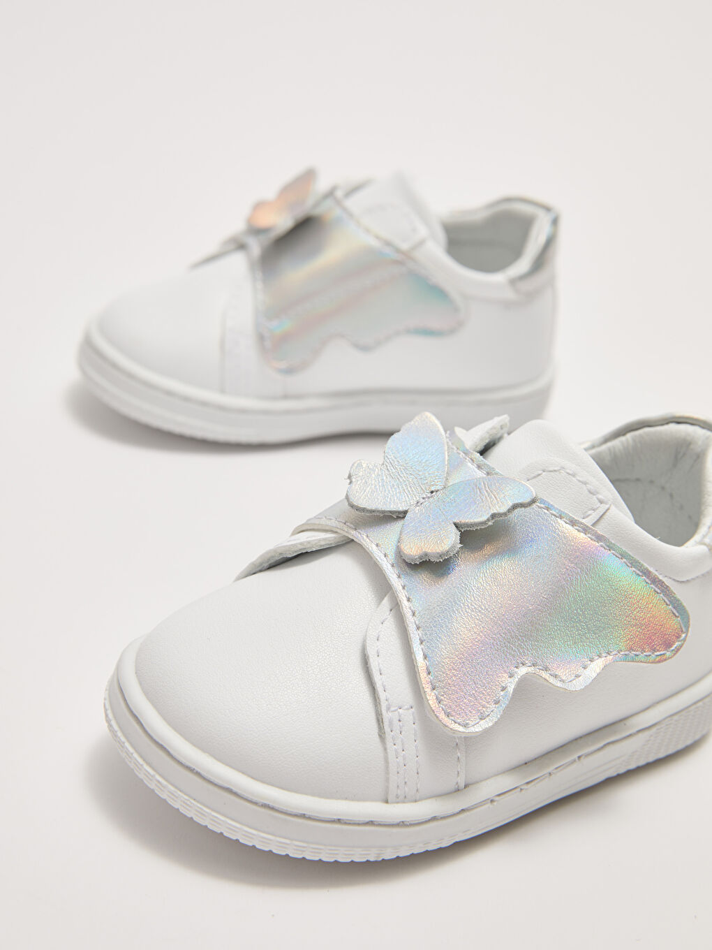 LCW STEPS Hologramm-Details Klettverschluss Baby Mädchen Erste Schritt Schuhe -S2DH06Z1-J5E