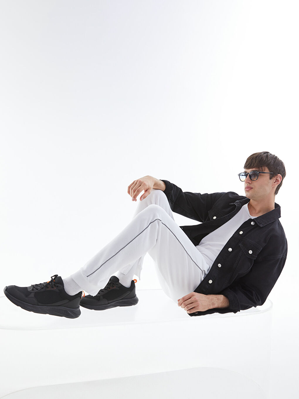 Siyah File Detaylı Bağcıklı Erkek Spor Ayakkabı