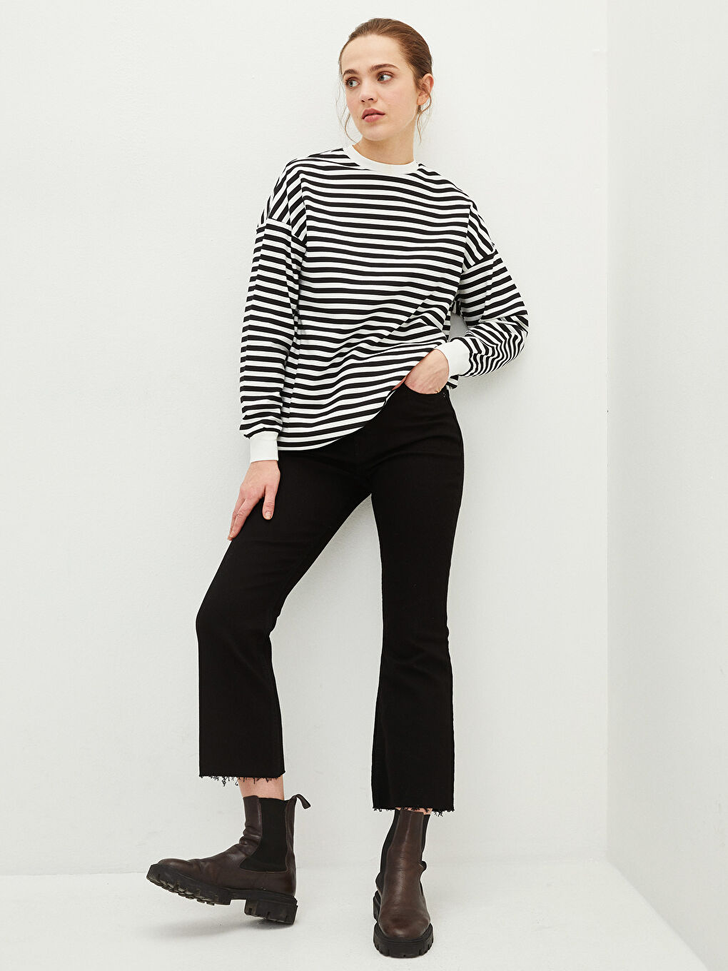 Mars Flare Ženske Teksas Pantalone sa Detaljima na Džepovima-1