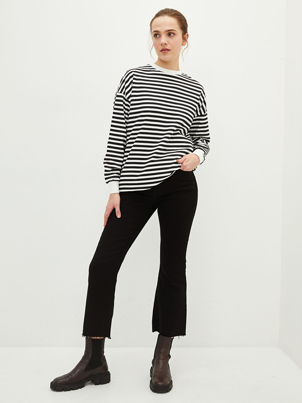 Mars Flare Ženske Teksas Pantalone sa Detaljima na Džepovima-2